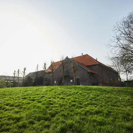 Carrehoeve In Het Iconisch Heuvellandschap Noorbeek